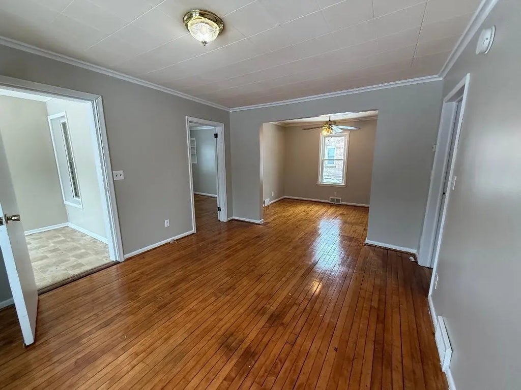 2319 4th Street Ne, Minneapolis