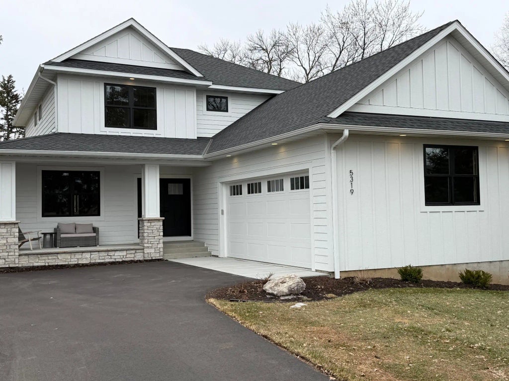 5319 Glenwood Avenue, Golden Valley