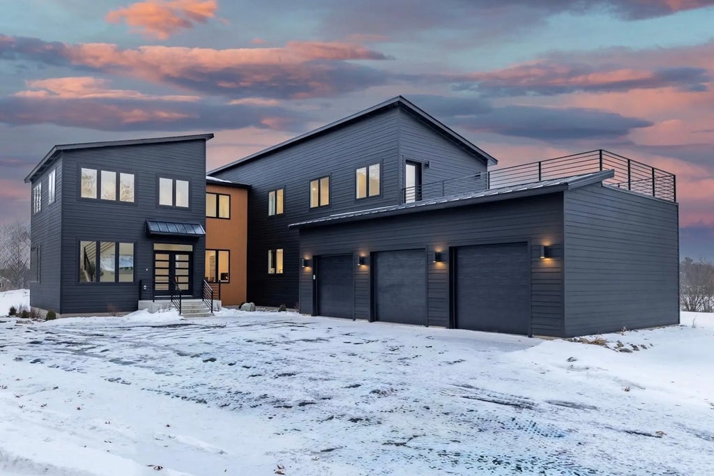 9597 Sandra Lane, Minnetonka