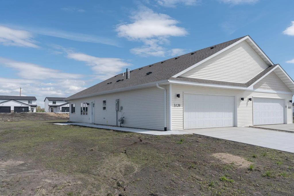 3120 & 3122 Noble Drive, Mankato