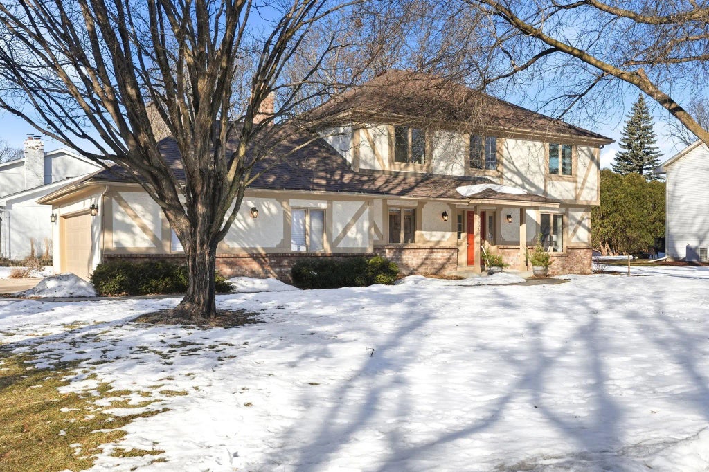 2605 Zircon Lane N, Plymouth