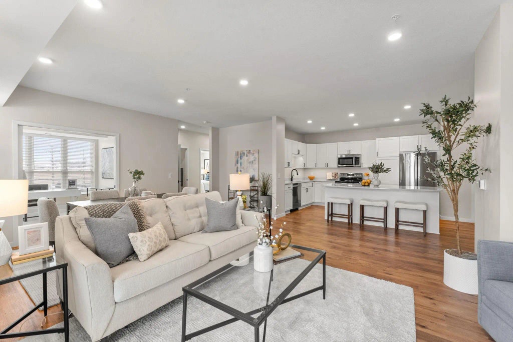 2350 Harbor Place 214, Mound