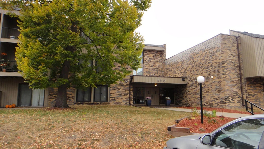 450 Ford Road 125, Saint Louis Park