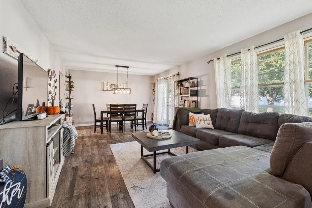 609 E Welco Drive, Montgomery