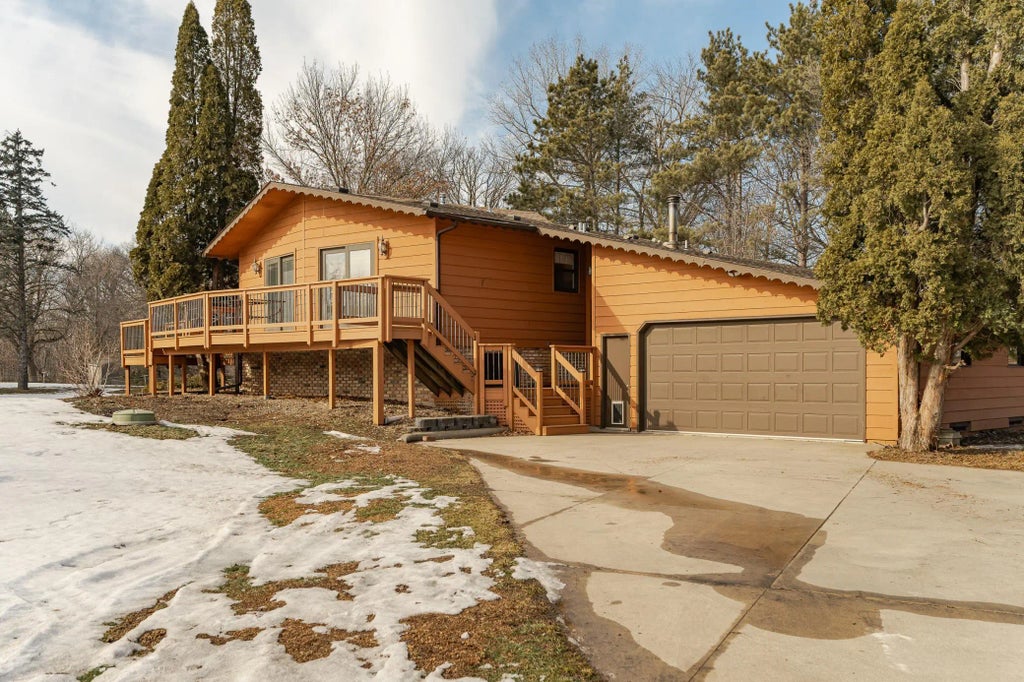 520 Cemetery Road, Mantorville