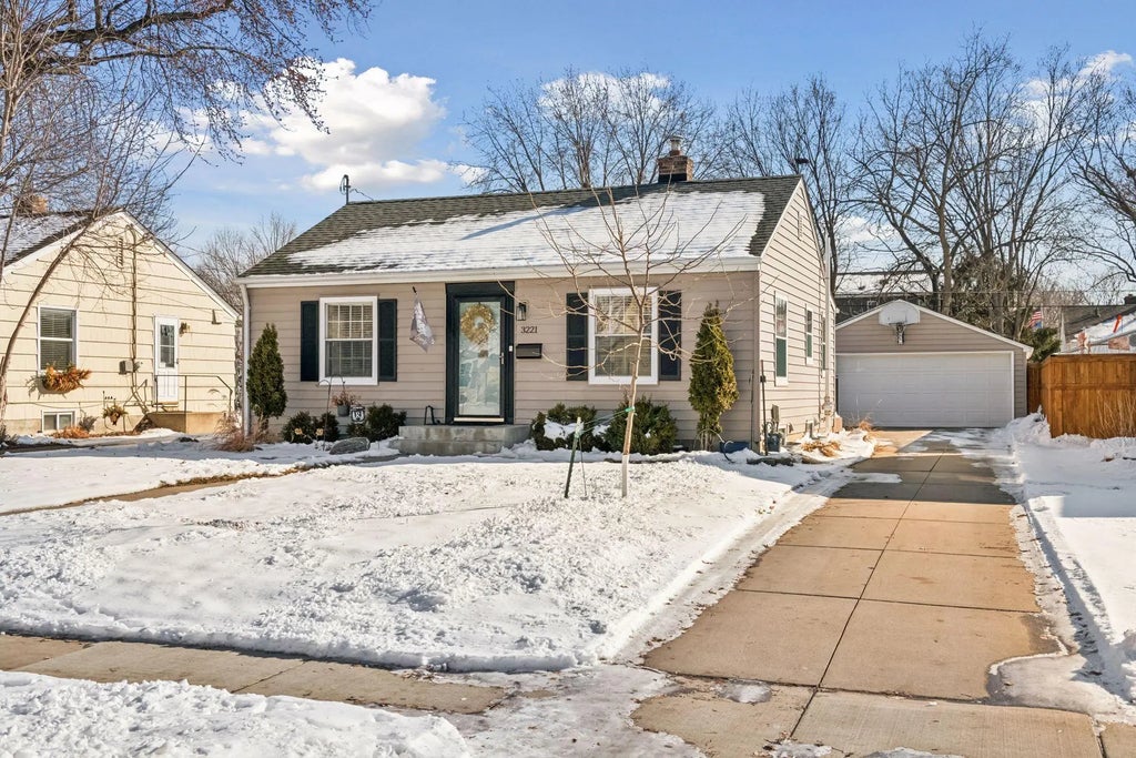 3221 Georgia Avenue S, Saint Louis Park