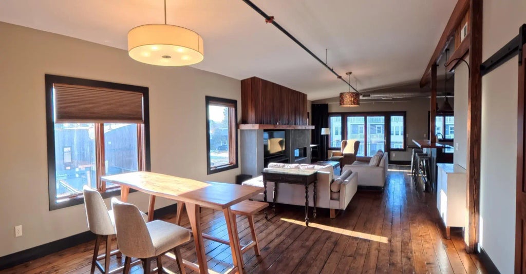 312 3rd Street, Excelsior