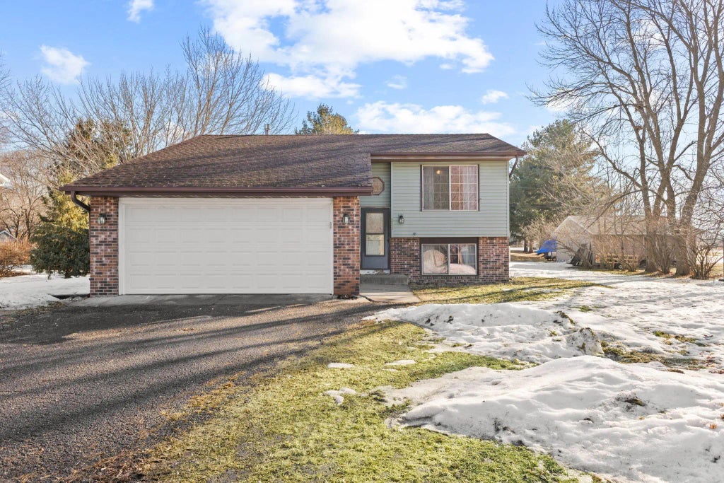 311 Oriole Avenue S, Maple Lake