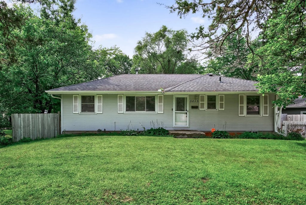 3213 W Old Shakopee Road, Bloomington