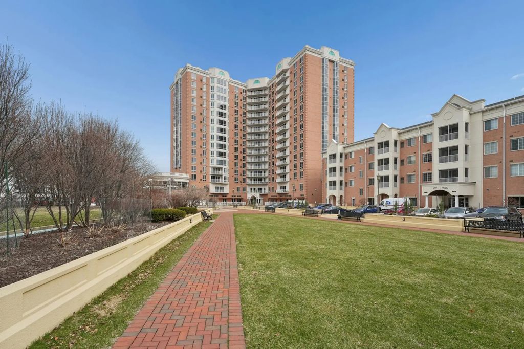 6600 Lyndale Avenue S 402, Richfield