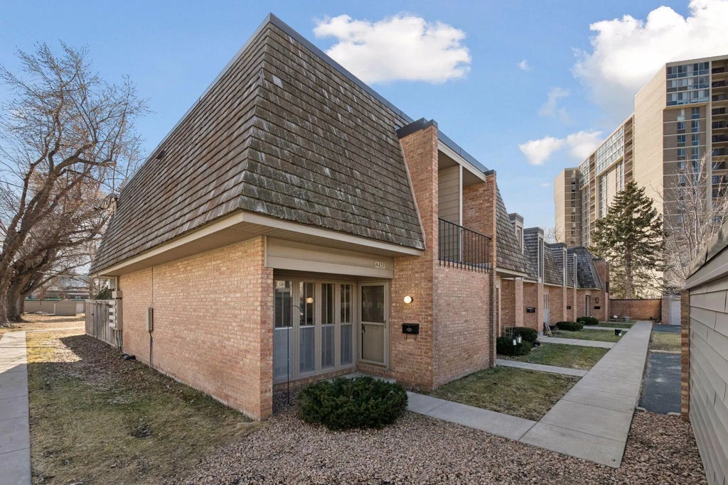 6433 Barrie Road, Edina