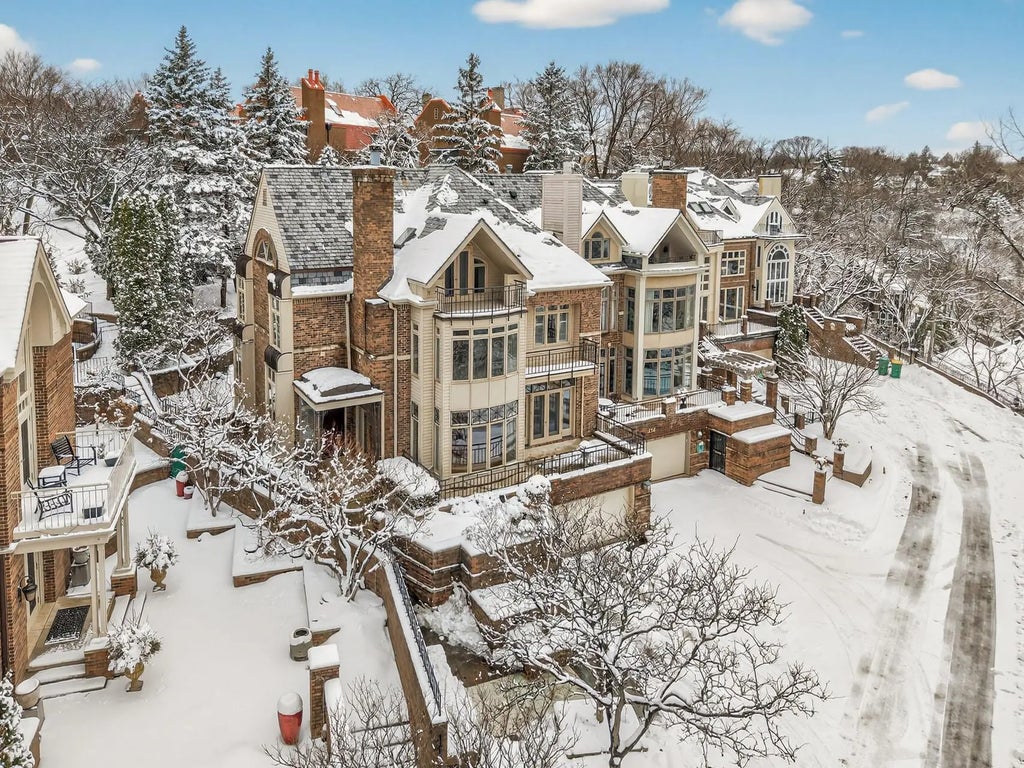 112 Groveland Terrace, Minneapolis