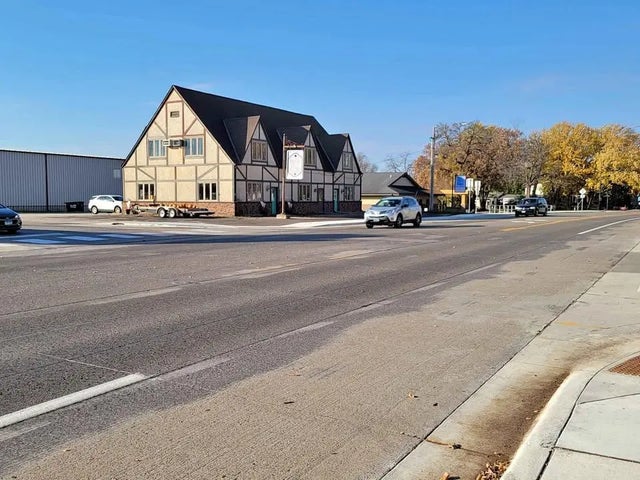 400 Parker Avenue W, Dassel