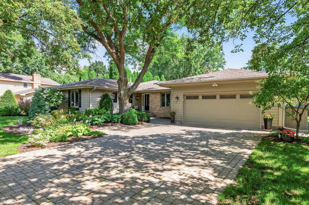 3940 Yorktown Lane N, Plymouth