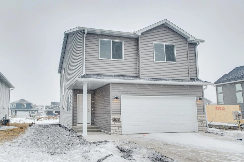 2516 38th Avenue S, Moorhead