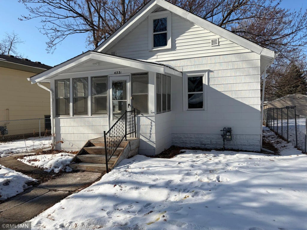 4331 James Avenue N, Minneapolis