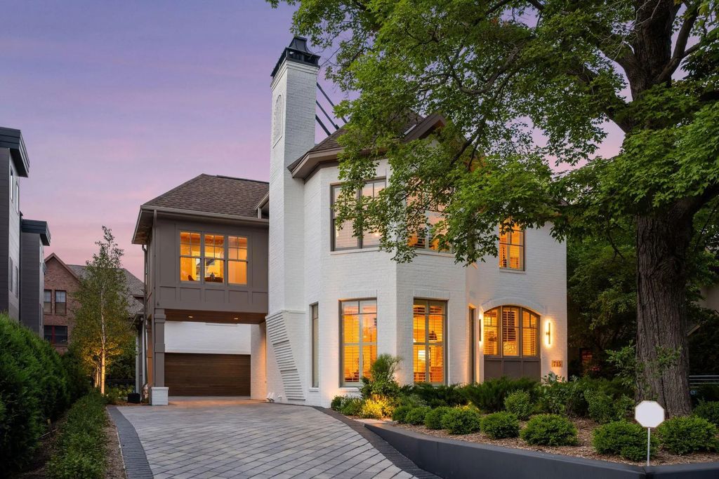 715 Rice Street E, Wayzata
