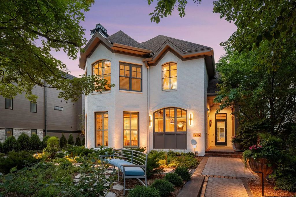 715 Rice Street E, Wayzata
