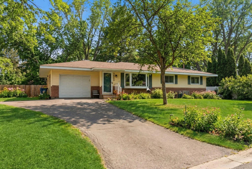 3886 Hill Avenue, White Bear Lake