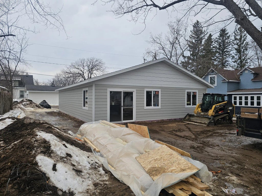 424 Erie Avenue, Crosby