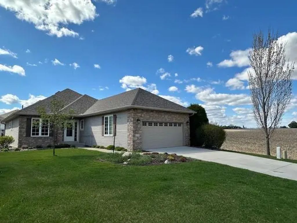 1775 Patriot Road, Northfield