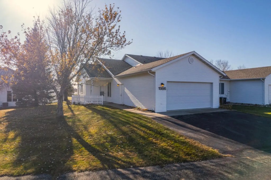 1986 Long Bridge Road, Detroit Lakes