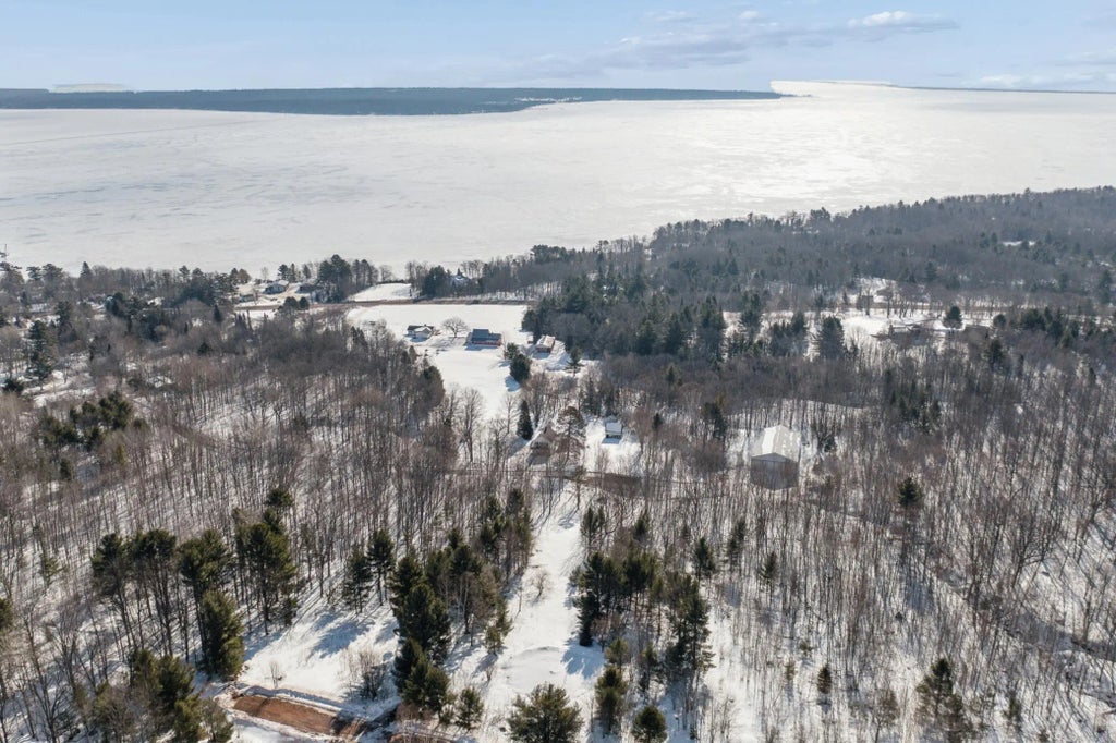 35365 Old Orchard Lane, Bayfield