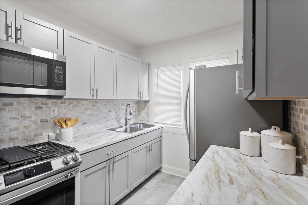 3934 Washburn Avenue N, Minneapolis