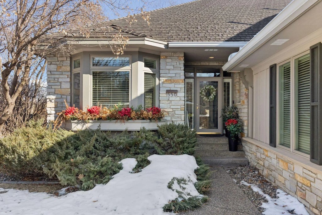 550 Waycliffe Drive N, Wayzata