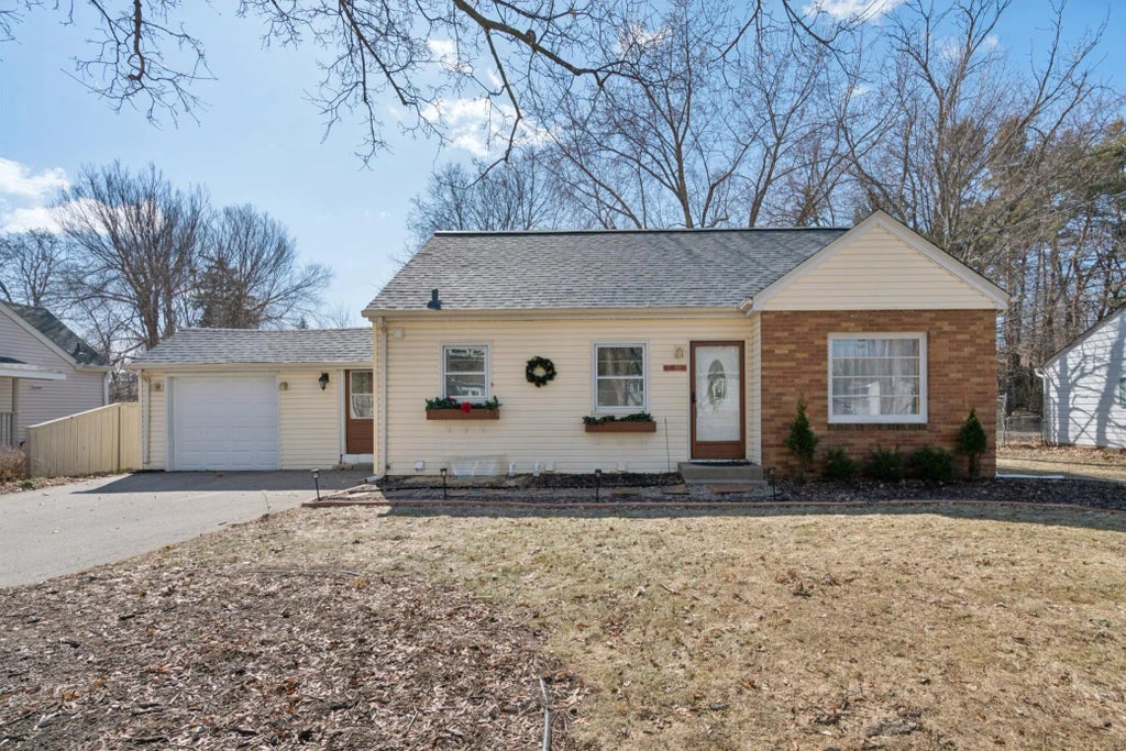 5014 Mayview Road, Minnetonka