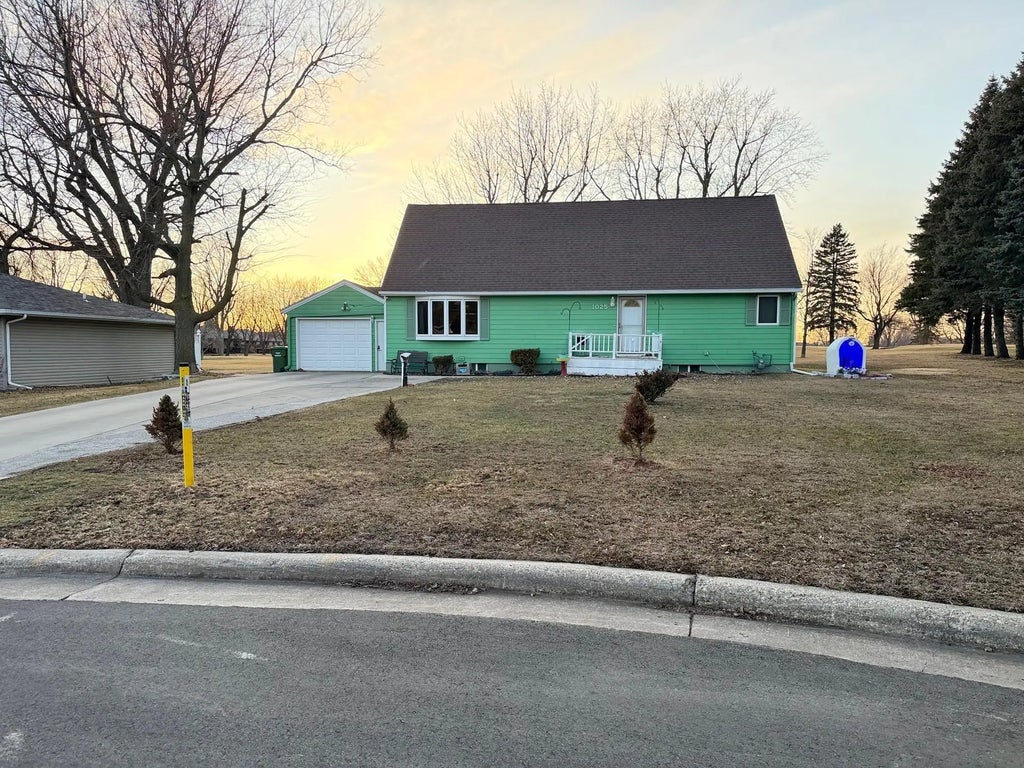 1025 Pershing Boulevard, Worthington