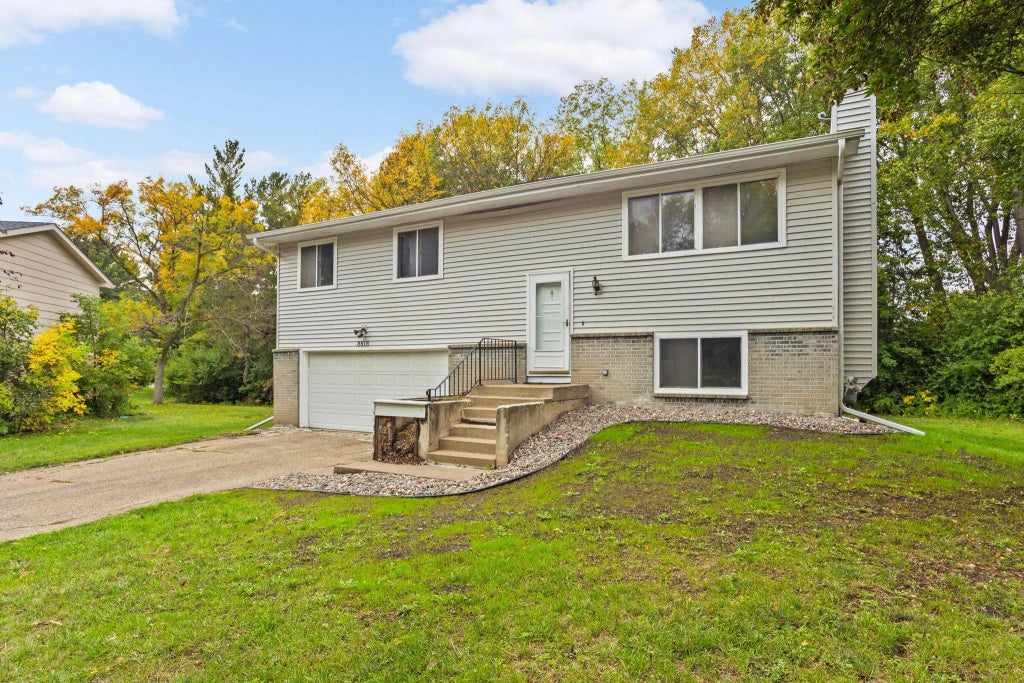 8616 Windward Circle, Eden Prairie
