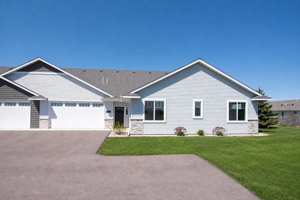 3116 Bassett Drive, Mankato