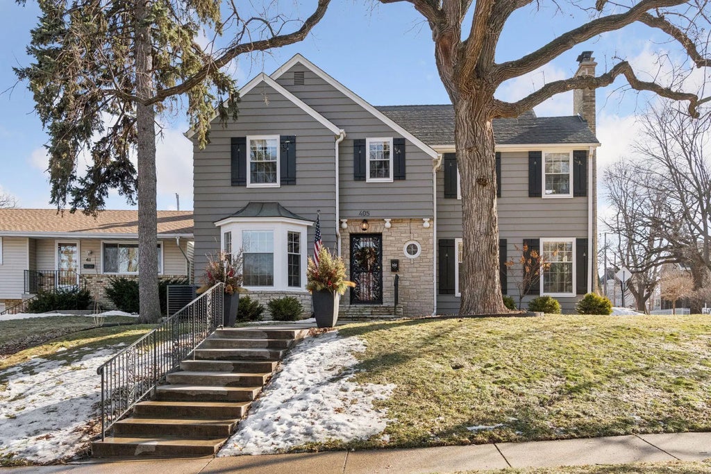 405 Tarrymore Avenue, Minneapolis