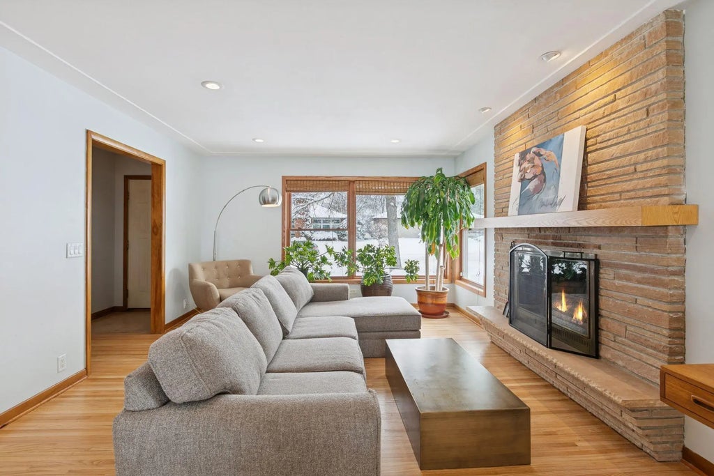 3529 Zenith Avenue N, Robbinsdale