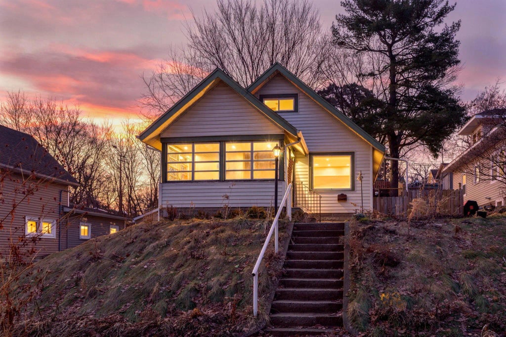 2831 Taylor Street Ne, Minneapolis