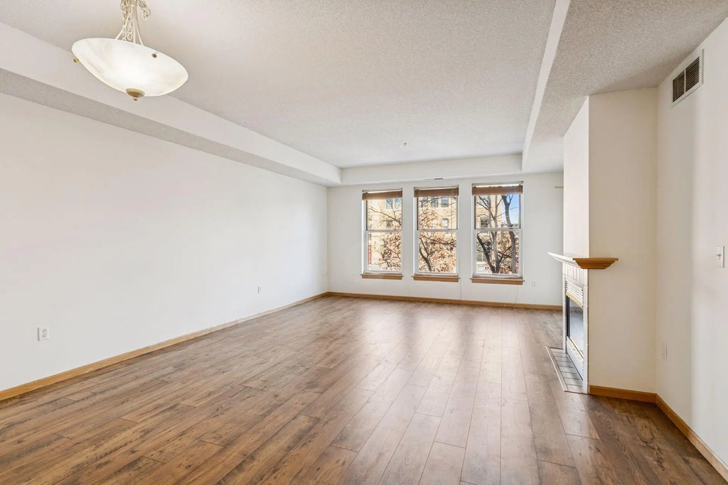 645 N 1st Street 306, Minneapolis