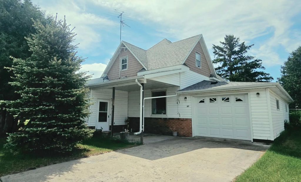 107 Lincoln Avenue Nw, Twin Valley