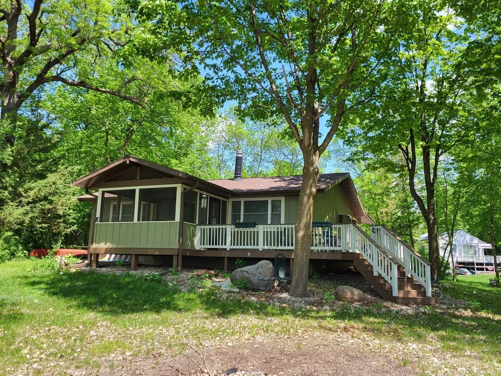 21745 586th Avenue, Litchfield