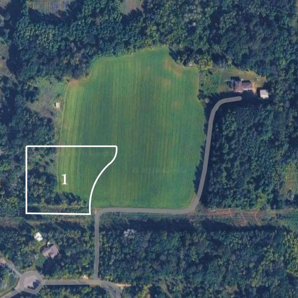 152 (lot 1) Glen Oaks Drive, River Falls