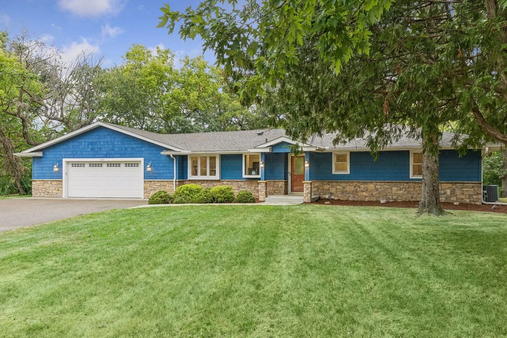 12516 Dominick Circle, Minnetonka