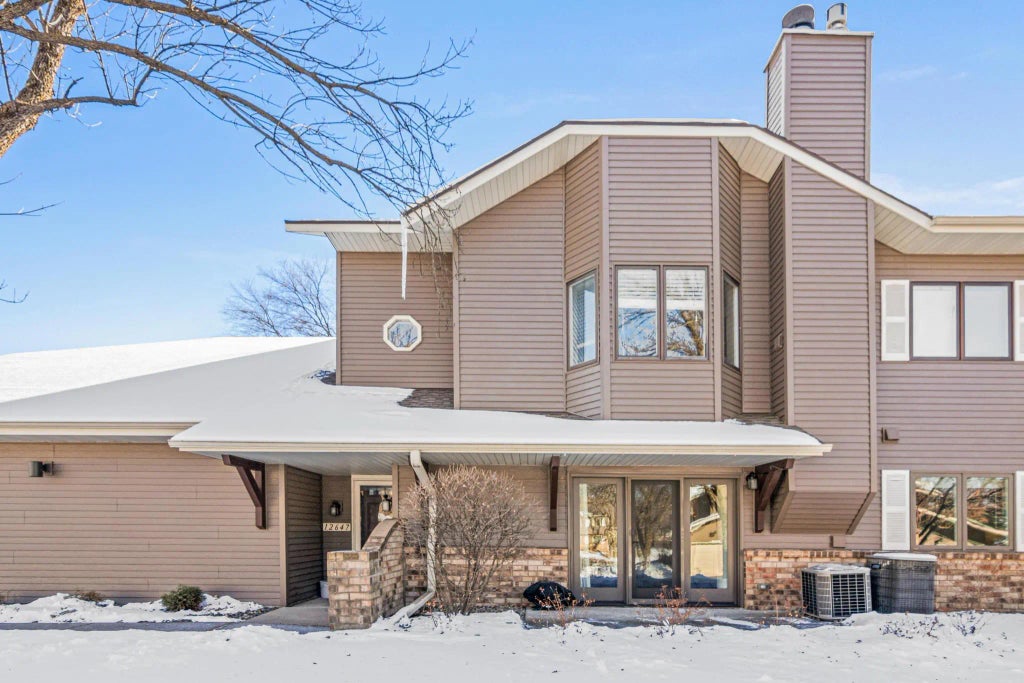 12645 Sherwood Place, Minnetonka