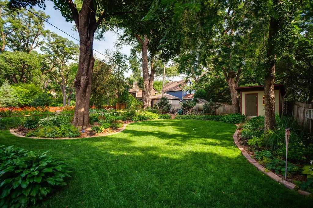 156 Arthur Avenue Se, Minneapolis