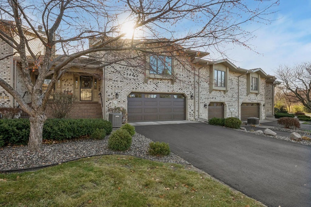 15135 38th Avenue N, Plymouth