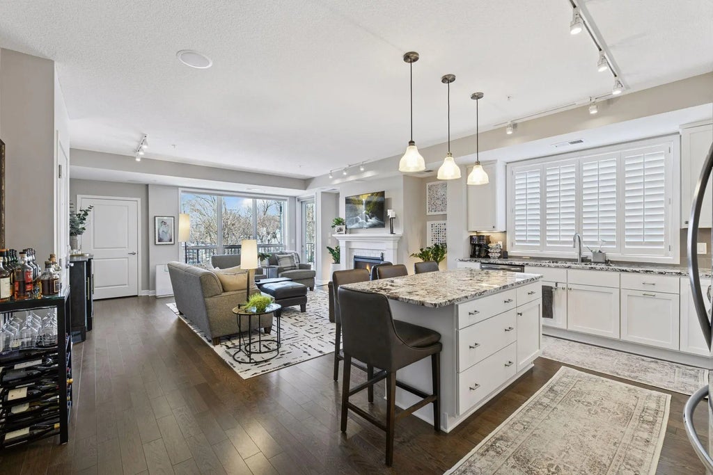 3962 Wooddale Avenue S 201e, Saint Louis Park