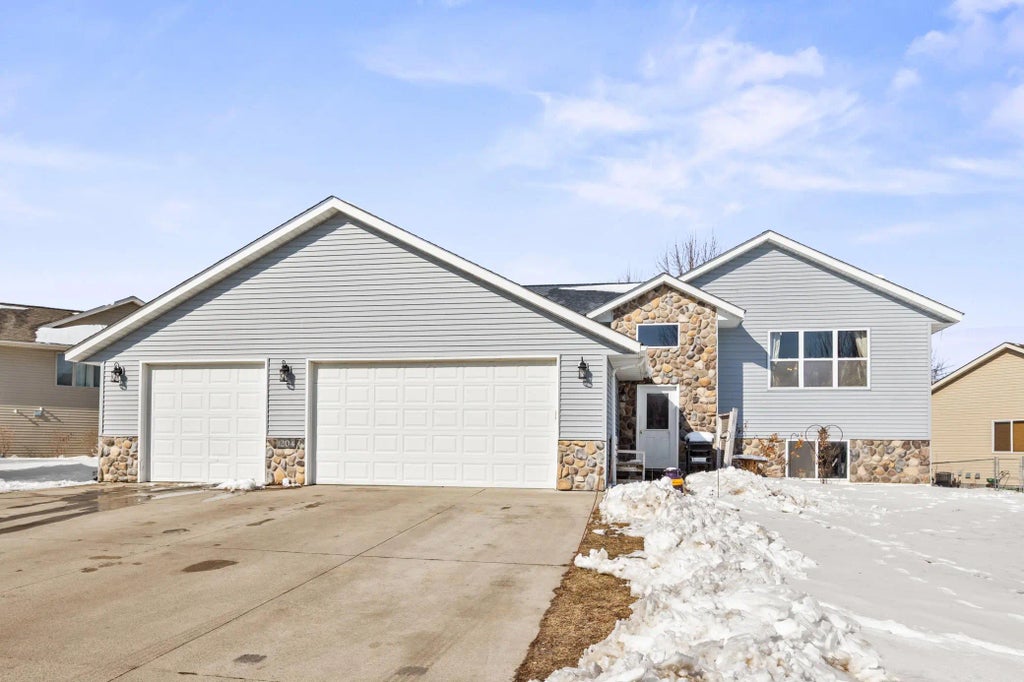 1204 Prairie Ridge Lane, Lester Prairie
