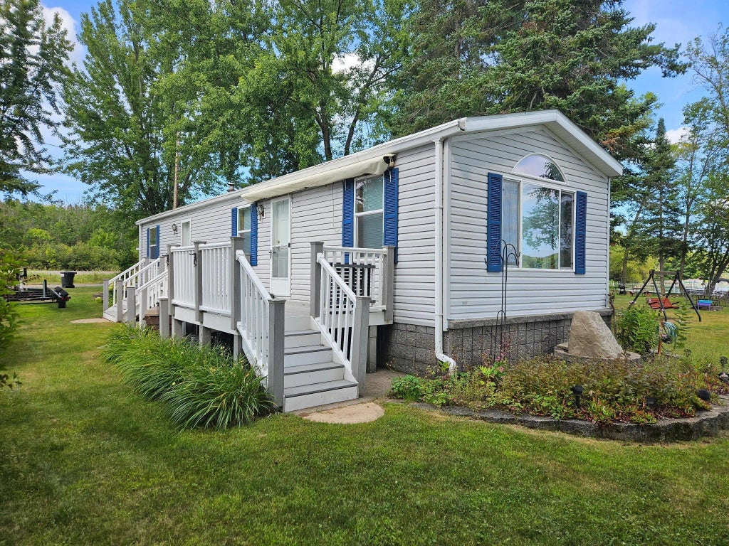 10272 Lakeside Drive, Finlayson