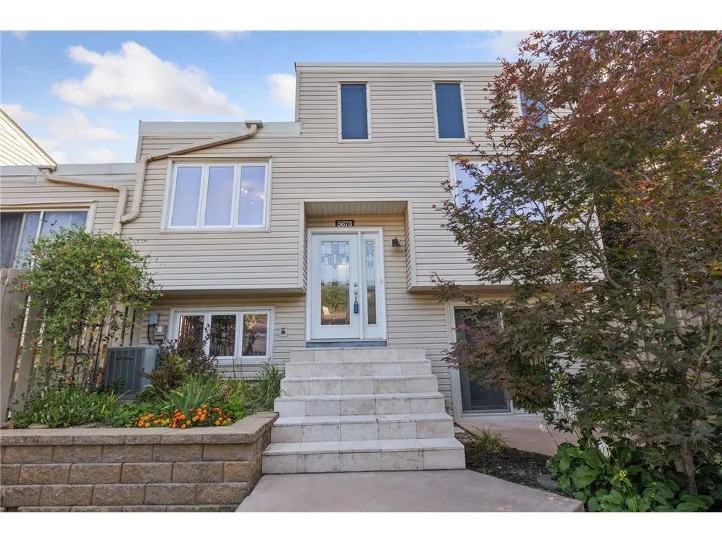 5673 W Bavarian Pass, Fridley