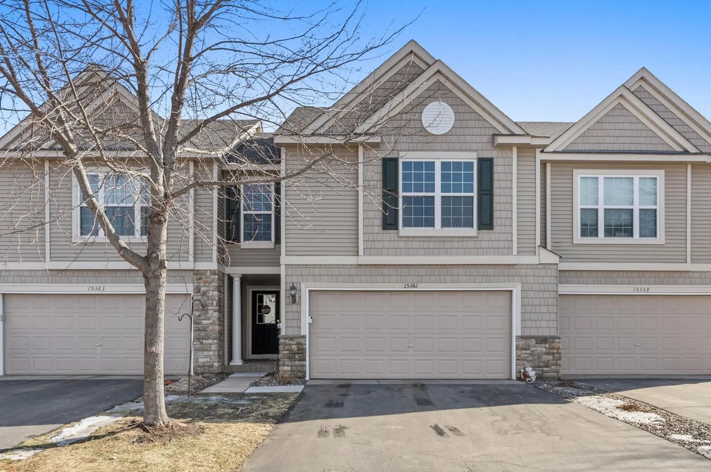 15361 Falk Drive N, Hugo