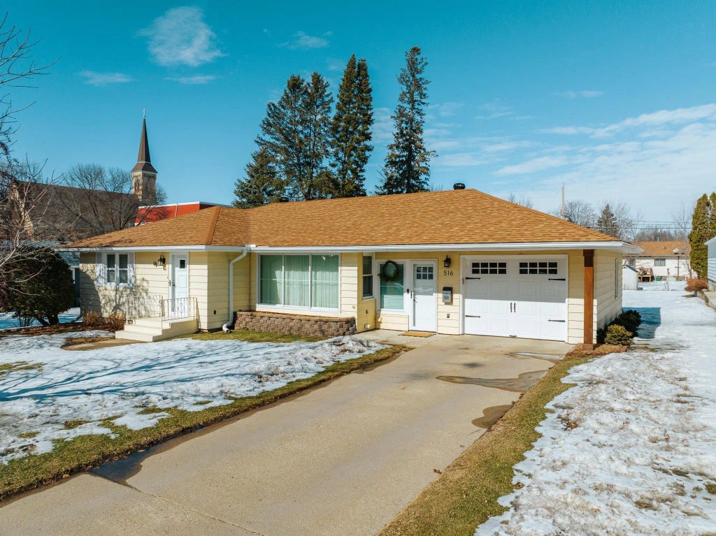516 1st Avenue Se, Long Prairie